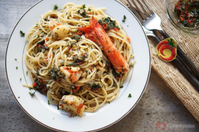 Spaghetti-Fresh-Effirin-Sauce-Prawns-1-1024x680