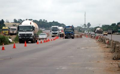 PIC.-3.-REPAIRS-OF-LAGOS-IBADAN-EXPRESSWAY-e1450119818746