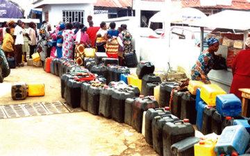 Consumers-queuing-for-kerosene-360x225